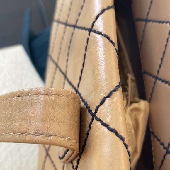 Chanel stitch with card and dust bag. - Picture 7 of 8